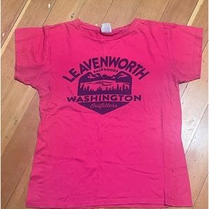 j. america - Leavenworth Wa pink T-shirt- women’s size Lrg Backwoods Outfitters